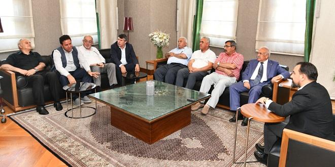 “ESNAF ZOR GÜNLER GEÇİRİYOR”

adanaulus.com/esnaf-zor-gunl…