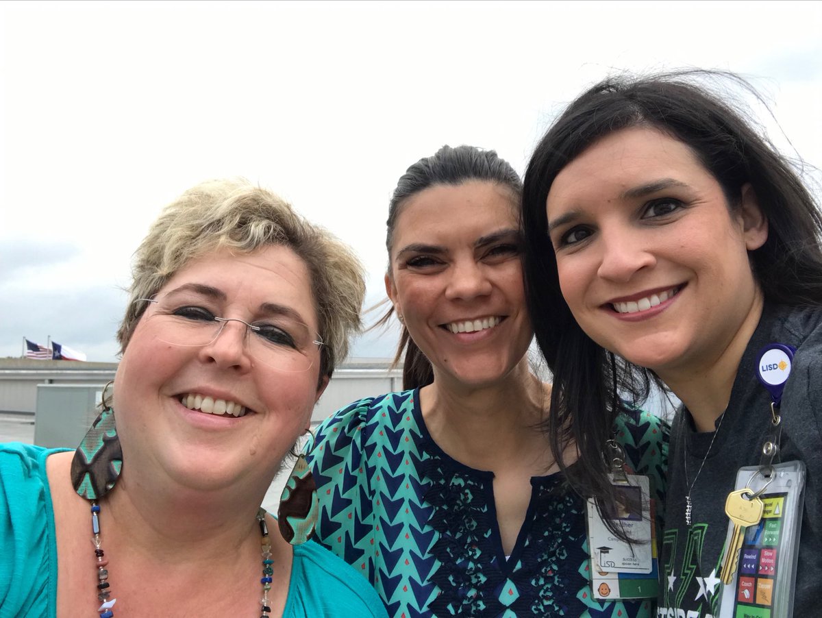journeyforkids's tweet photo. First time to be on the rooftop to get to do the egg drop.  #dreamteam. #lisd #@Westsideleaders https://t.co/f2y9LMqRvg
