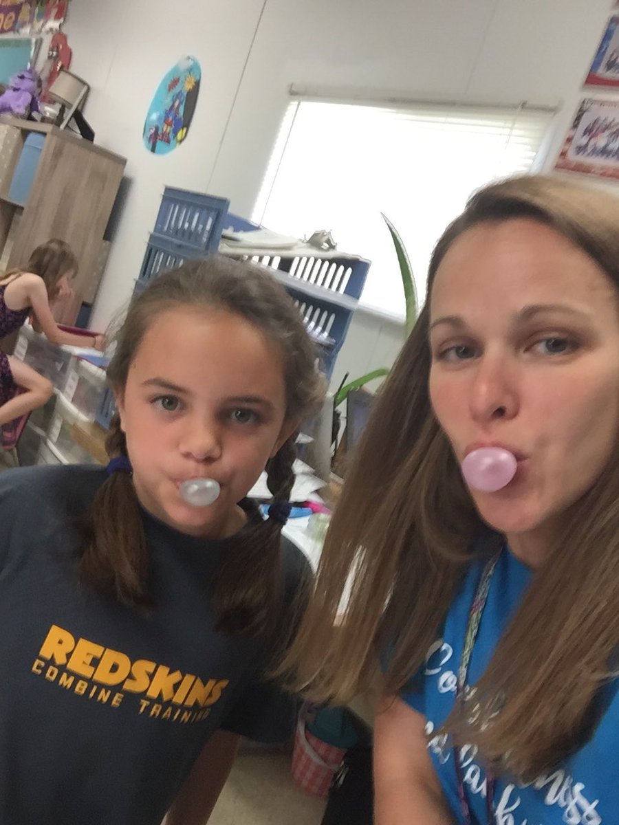 DarguschMrs's tweet photo. Day 9: Bubble Gum Day!!
#TMESEagels https://t.co/z8gOGgam9c