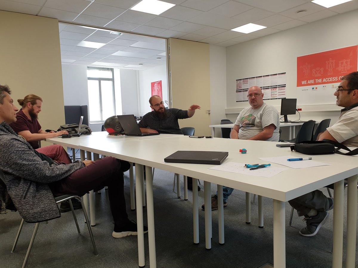 Access Robotique tweet media