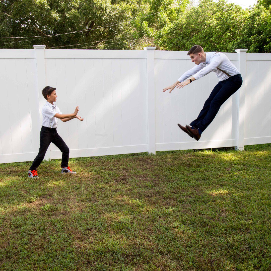 avstatmedia's tweet image. #avstatmedia #backyardshenanigans #whitemencanjump #fun #backyardwedding #weddingphotographer #tampaweddingphotographer #justengaged #bridestobe #bridestobe2020 #shessaidyes #trendybride #weddingdeatail