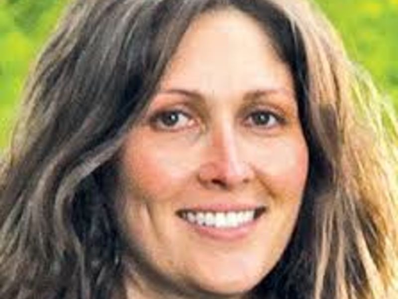 PLASTICS_US's tweet photo. #ICYMI PLASTICS' vice president of sustainability Kim Holmes discussed recycling infrastructure and the future of recycling during #Sustainability101 of #refocus19. Read more via @plasticsnews : https://t.co/2JPfuOptVR https://t.co/zxGLg6ibfe