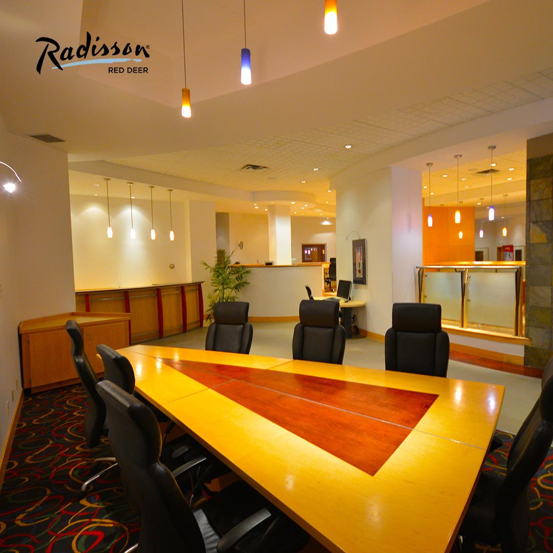 We are the perfect place to stay for a Sports event! We offer team breakfast options, special recognition upon arrival, groups pre-keyed and rooms pre-blocked, complimentary use of meeting space, and more! Call us today to book your team in.