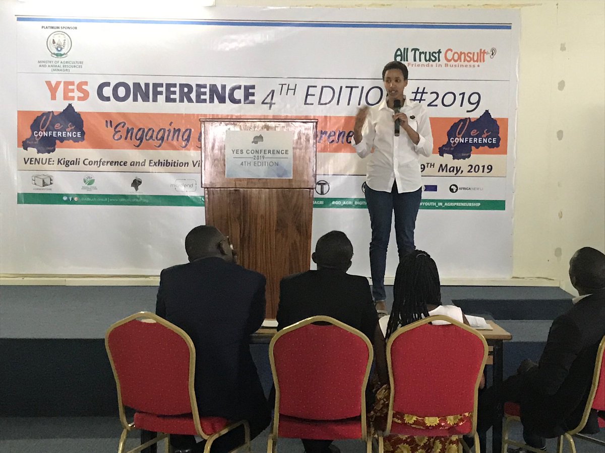 Time for pitching. Young students, small entrepreneurs with strong business ideas are now explaining their business ideas. The best among them will be awarded. #YESAward #YesConference2019 @ryaf_agribiz @BkTecHouse @RwandaAgri
