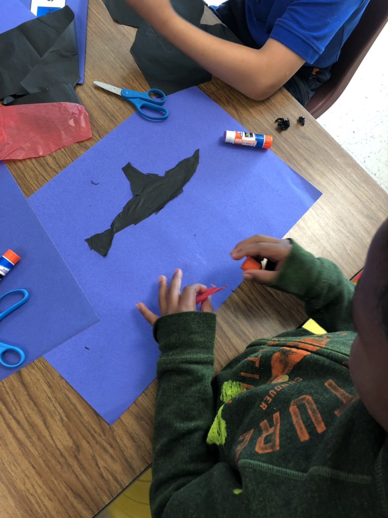austenlady84's tweet photo. Creating ocean collage art inspired by Eric Carle! @DiggsLatham #DLESFocus #Aplusmagnet https://t.co/TRh1xtGjl4