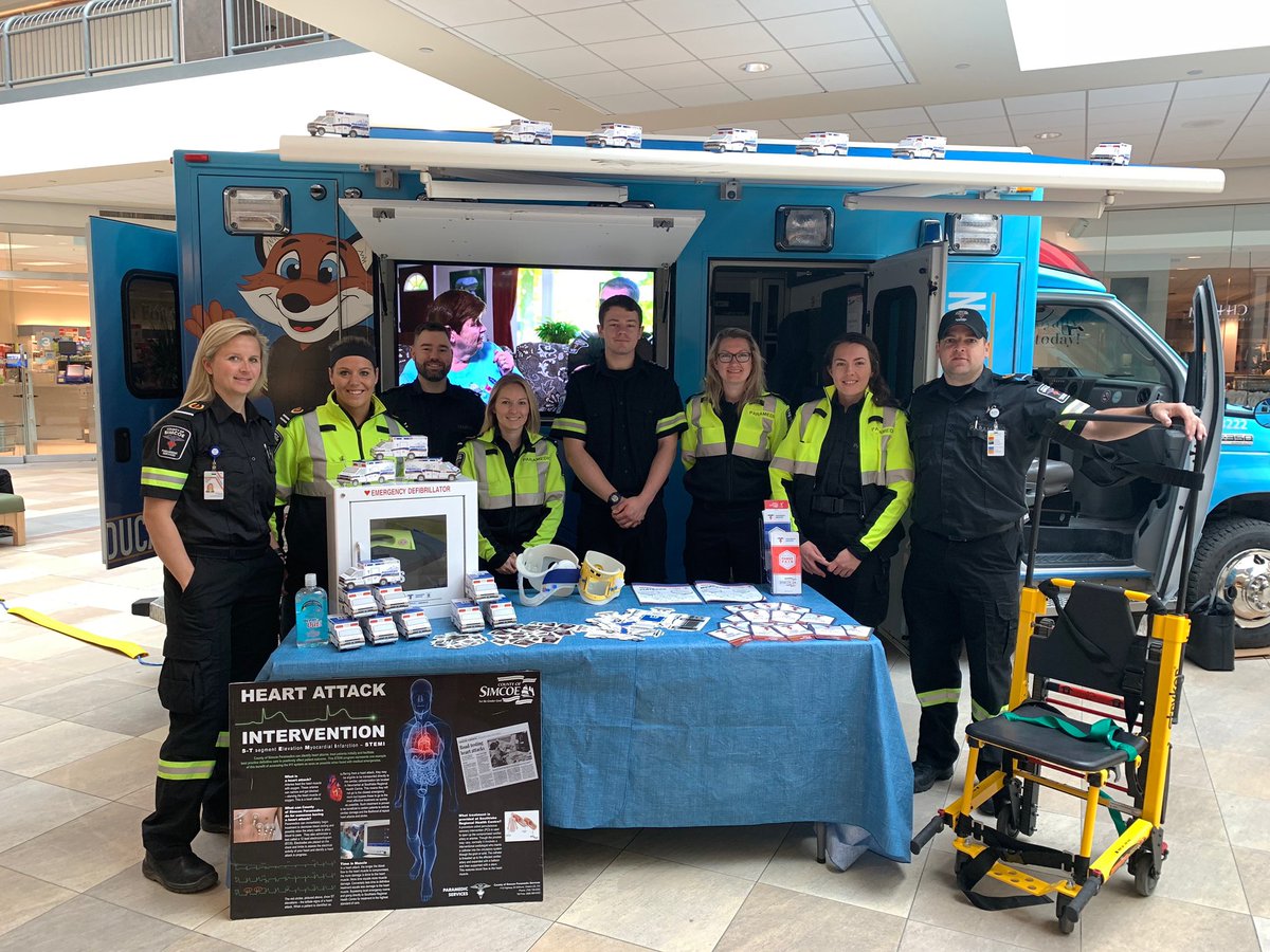 Opseulocal303's tweet photo. Its paramedic services week!We are at Georgian Mall today until 9pm showing our array of gear & talking about the different community initiatives we do. Come by and say hello!
#communityfirst
#KeepParamedicsPublic #KeepParamedicsLocal
#paramedicserviceswerk2019 #psweek2019 https://t.co/bGiF9F9zbn