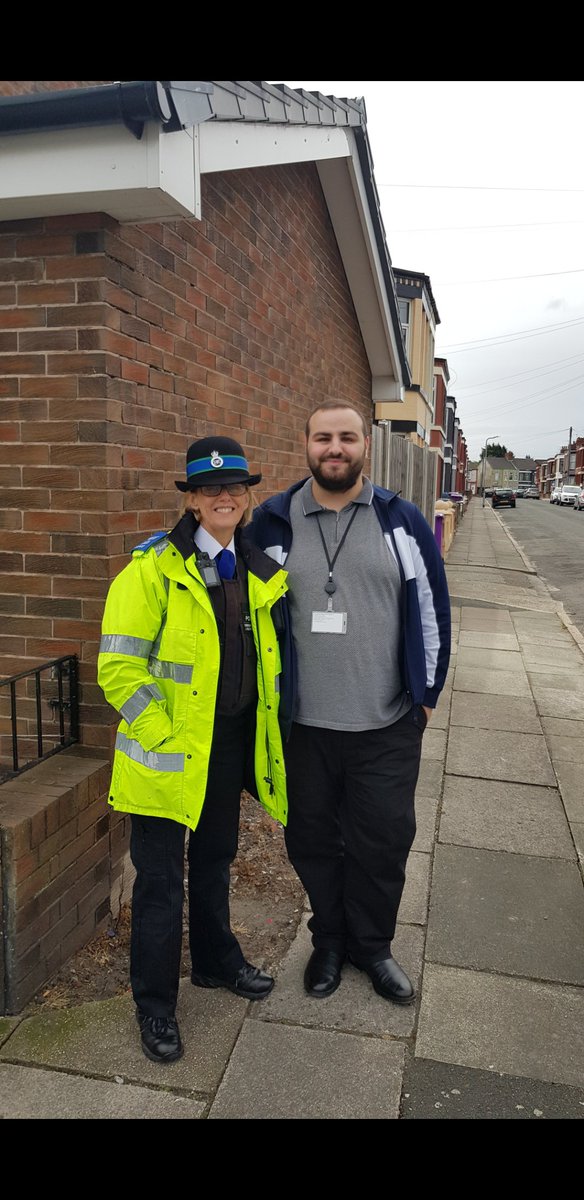 MerPolWaltonLn's tweet photo. Merseyside Police accompanying Councillor Lake  in the Fazakerley area of Liverpool . working together to address issues of Anti-Social Behaviour in your Community….. https://t.co/3yK0pndpDk