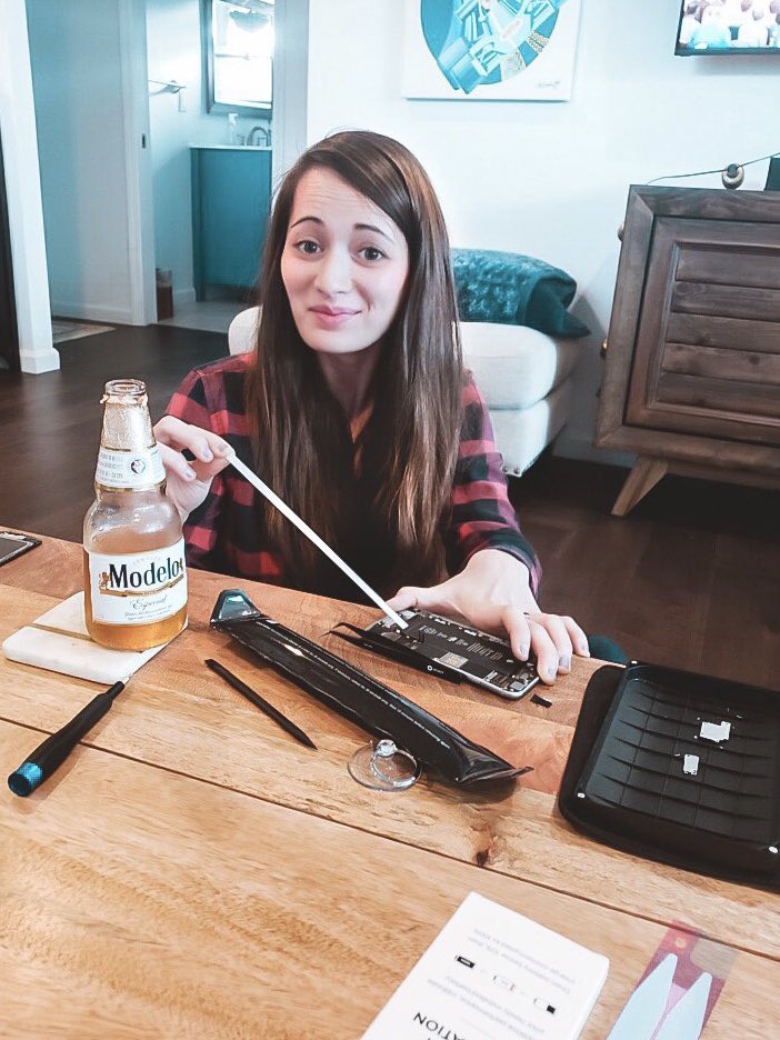 kaykayclapp's tweet photo. Real talk, May was chock full o’ bad days. Thanks to #MentalHealthAwarenessMonth, I’ve read 100’s of stories about people’s bad days—and finally got the courage to share one of mine.⁣⁣

Read how repair cured my terrible, horrible, no-good, very-bad day: https://t.co/ld8bbxqKSG https://t.co/7dM73K07BA