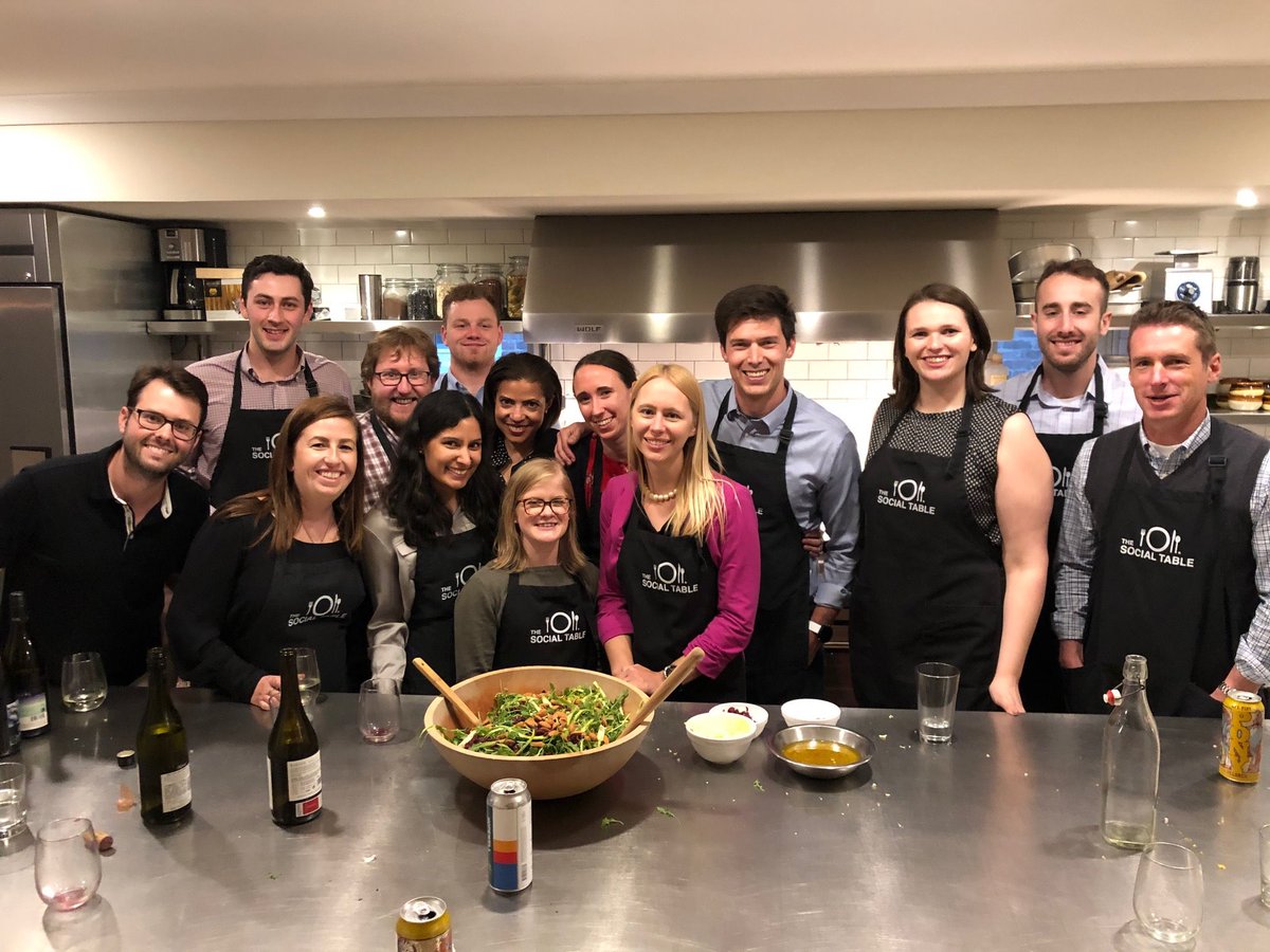 HuschBlackwell's tweet image. Our #SummerAssociates aka #huschpuppies in Chicago enjoyed a hands-on cooking class and dinner party at @thesocialtable. Learn more about the #HBSummerProgram: huschblackwell.com/careers/summer…