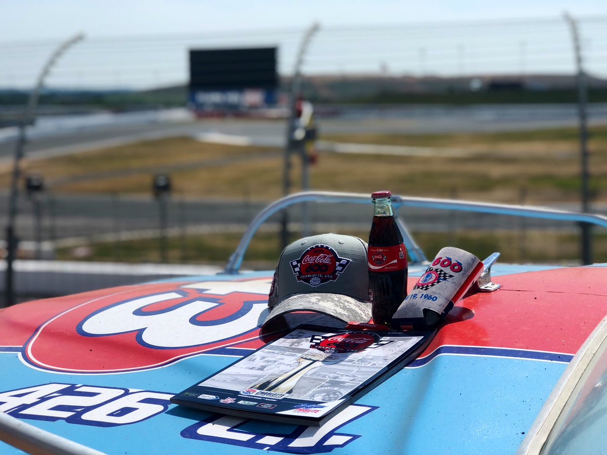 We gave you a great race. Now we want to give you more! 😏

RT/like for a chance to win a special #CocaCola600 swag pack! 🎁

#AmericasHomeForRacing