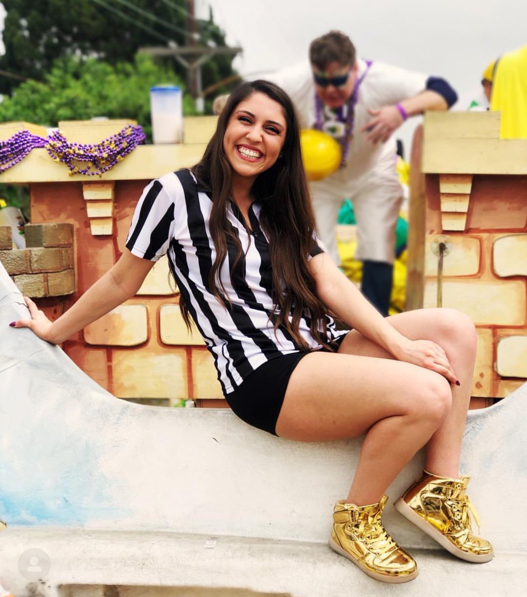 Laid back - Livin’ Life Right 🤙🏽
.
.
.
📸 @taylorfeingold
.
.
.
#RideTheParty #babesofcarnival #mardigras #nola #carnival #legit #louisiana #fashion #followyournola #funky #friartuck #throne #thisisyournola #frenchquarter #saints #neworleanssaints #beer #beads #awesome