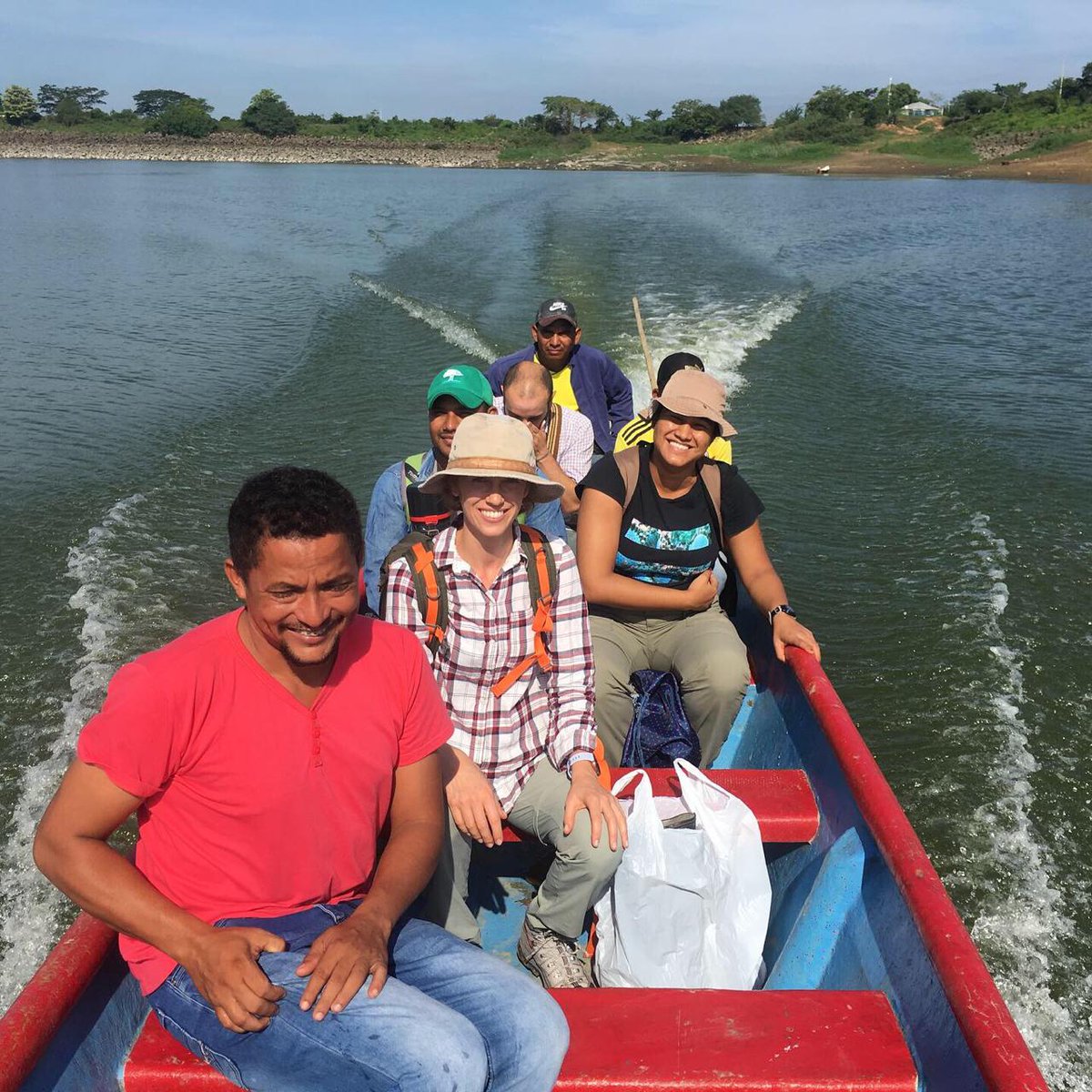 JBGP_Cartagena's tweet photo. Visita a la vereda Camarón, Cármen de Bolivar, para socializar nuestro nuevo proyecto con ASOPAGRO de conservación y protección del bs-T bajo convenio con @PRiquezaNatural @USAID_Colombia #BosqueSecoTropical #MontesDeMaria #conservacion #usaidtransforms #JBGP #ASOPAGRO https://t.co/TZM5zcu52g