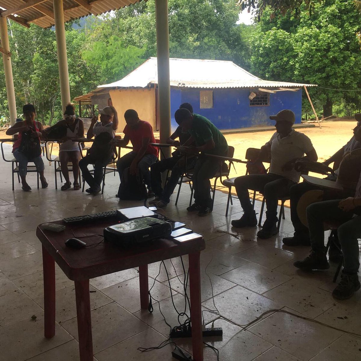 JBGP_Cartagena's tweet photo. Visita a la vereda Camarón, Cármen de Bolivar, para socializar nuestro nuevo proyecto con ASOPAGRO de conservación y protección del bs-T bajo convenio con @PRiquezaNatural @USAID_Colombia #BosqueSecoTropical #MontesDeMaria #conservacion #usaidtransforms #JBGP #ASOPAGRO https://t.co/TZM5zcu52g