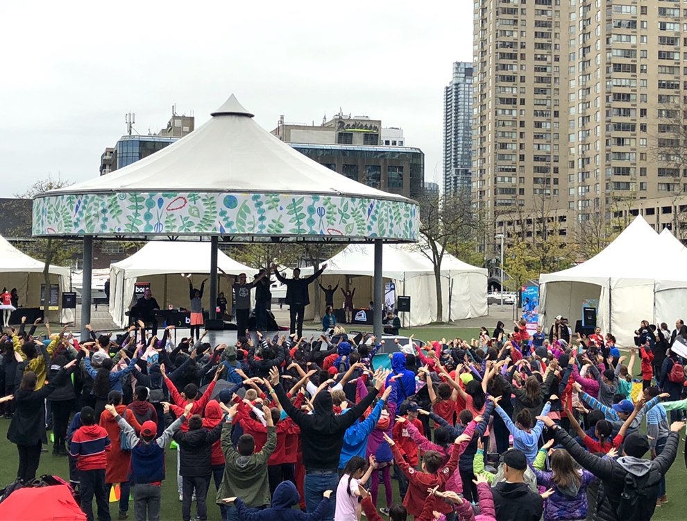 Kicking off NBS #SharingDanceDay in #Toronto with 500 students from local schools! Tune in for live coverage of this inspiring day full of dancing!