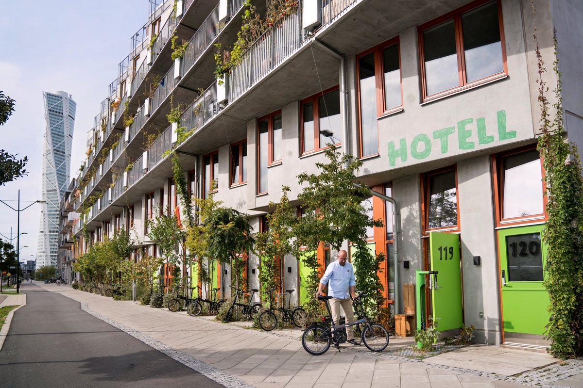 Need a city break but can´t bear to spend that long off yer bike! @Malmotown S. Sweden is ranked 6th globally in #BicycleCitiesIndex2019. OhBoy Cycle Hotel provides free bikes too! @VisitSwedenUK @UpplevSkane photo:FredrikJohansson elvanfoto.se  coya.com/bike/index-2019