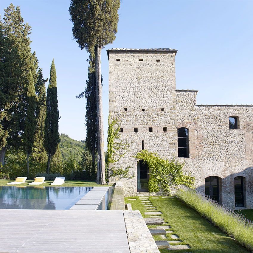 Finer_Home's tweet photo. Once home to Italian poet Dante, this ninth-century Tuscan castle speaks for itself with a deliberately simple and pared-back interior – discover more in volume 14 of #EDCountry https://t.co/h79rfz4NWT #Decorate #Furnishing