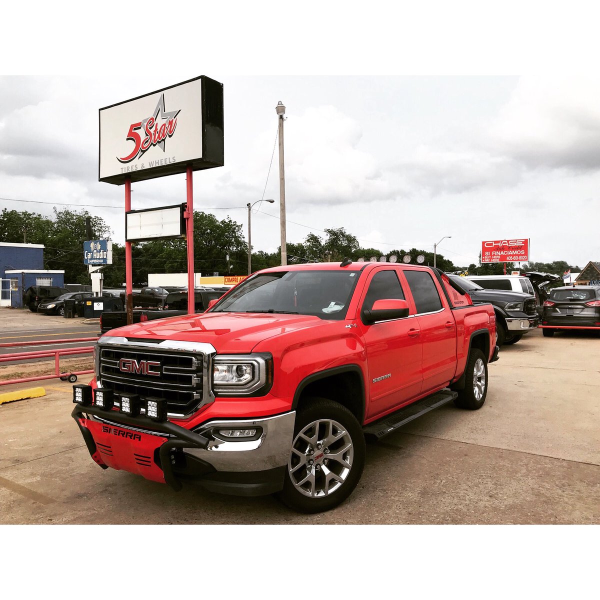 5Star_tw's tweet photo. Ask about our easy financing and drive off with new wheels and tires 👌🔥🤤😍 #wheels #tires #llantas #rines #troca #worldtravelpics #photography #fivestar #tiresandrims #tiresandwheels #instagood #black #okc  #likeforlike #followforfollow #beautiful #xtreme #4x4 #offrode https://t.co/svbd5kxaQL