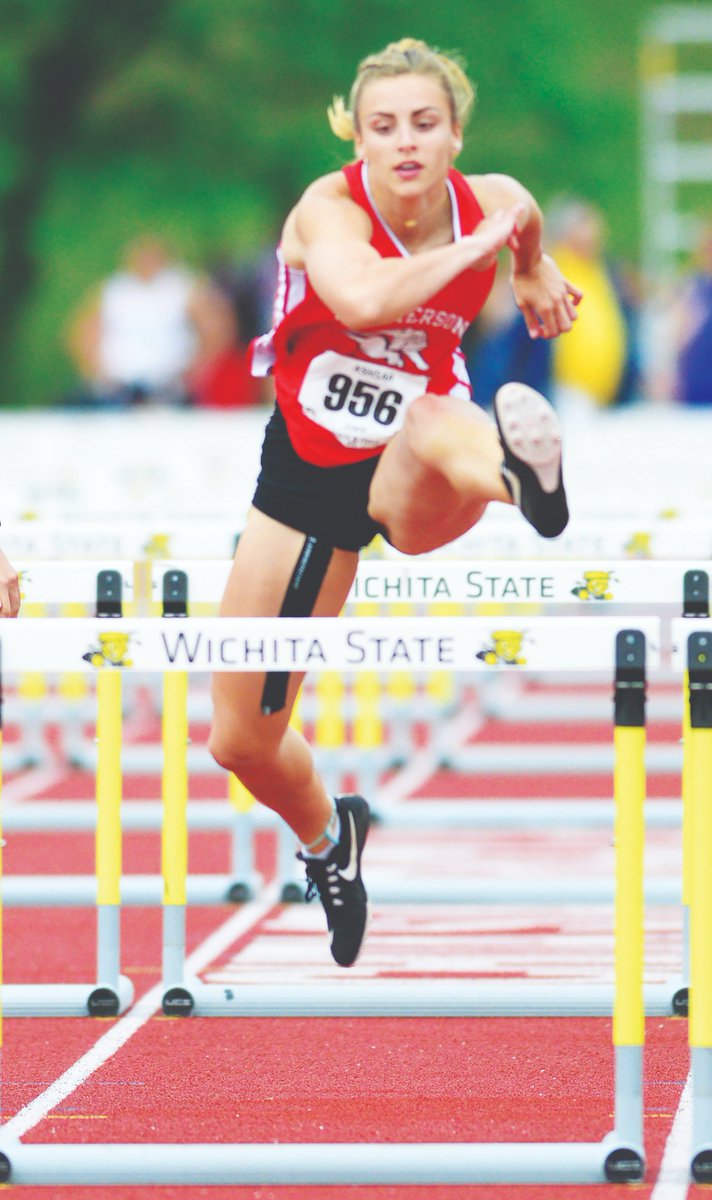 MacCountySports's tweet photo. She's one of fastest sprinters in the state, and is a 3x state champion as a sprinter, but her love belongs in the basketball court. We follow up with  @emma_ruddle of @MHSBullpups 
By @Petes_Picks_ 
https://t.co/9FM92xb2Pw https://t.co/NrA8RPP1ta