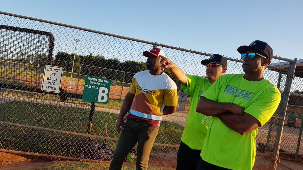 NL_Recruits's tweet image. Coach Hernández, Castillo and Vega watching the boys at practice and pointing out what needs to be corrected. GET NOTICED- GET SEEN - GET COMMITTED 👀!!! #wedevelope #getready #showtime #floridabaseball #wtb #uncommitted #juco #naia #d1 #d2 #d3 #college  #southflorida #exposure