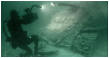 sorteer's tweet photo. Not to be missed! May 31 @AFGreenwich and AF Westchester will co-host an event to honor the 75th Anniversary of D-Day. Screening of D-Day's Sunken Secrets with a Q&amp;A with Sylvain Pascaud, documentary's writer and Rear Admiral Samuel Cox.  More info here:
https://t.co/ibd9CLJ4f6 https://t.co/cAx8h14Kwy