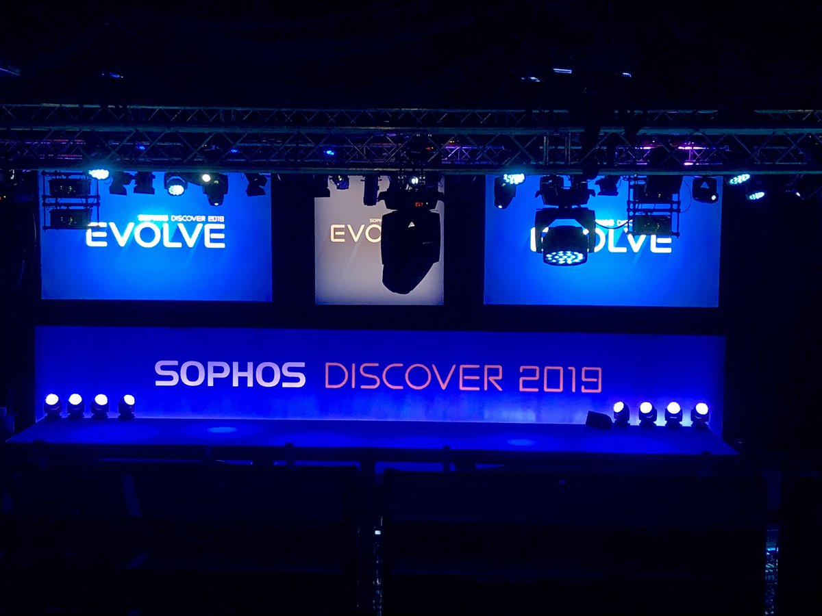 stuarthatto's tweet image. Almost time  #SophosPC #manchester 🐝