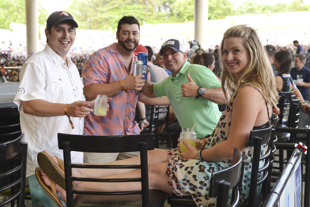 LNatlVIP's tweet image. #tbt to the Chris Stapleton concert last season! Can’t wait to have this place filled with smiling faces again!