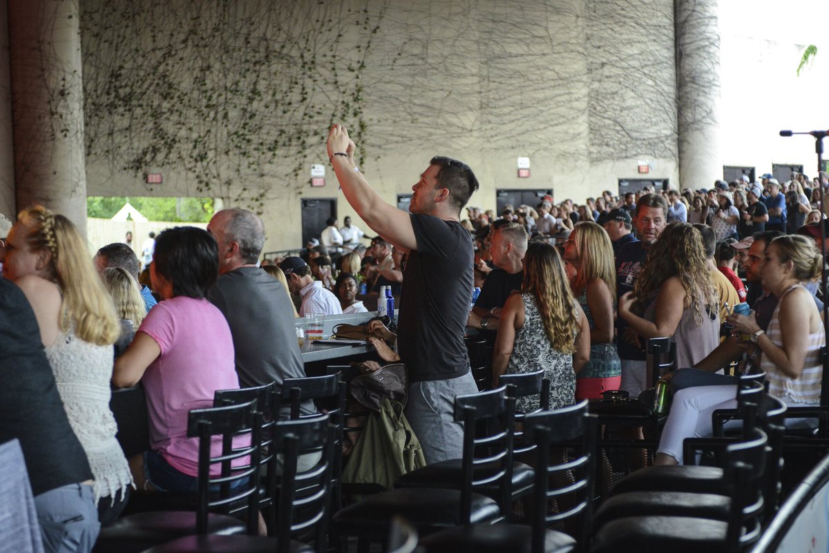 LNatlVIP's tweet image. #tbt to the Chris Stapleton concert last season! Can’t wait to have this place filled with smiling faces again!