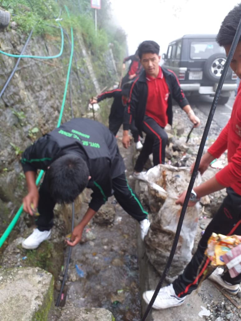 Saathi_Sikkim's tweet photo. #himalayancleanup 2019...SAATHI peereducators of Bojoghari Sr Sec School had conducted cleanliness drive at Bojoghari area...
#UNODC_ROSA @Saathi_Sikkim @PremDasRai @MPSikkim @UNODC @ZWH_Himalaya https://t.co/yoS2dpiflt