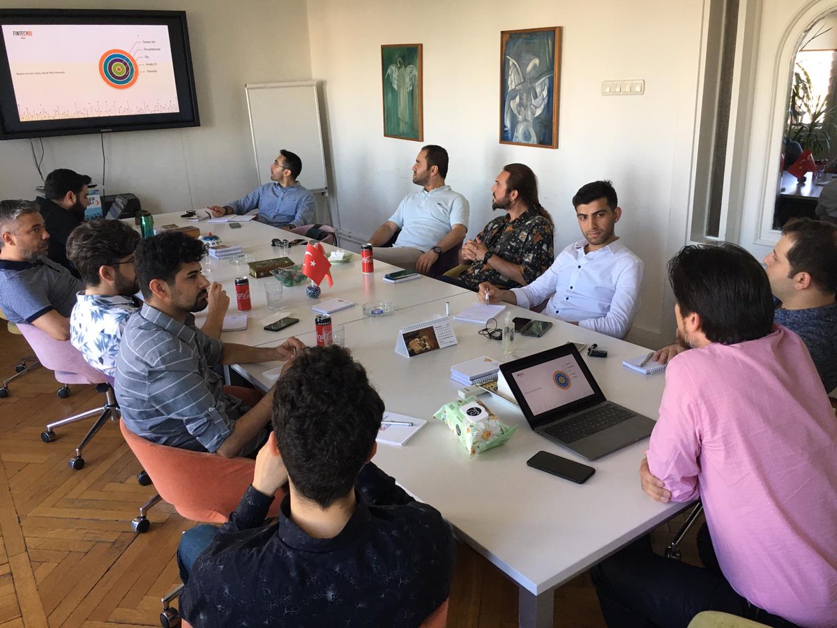 Fintech10TR's tweet photo. Fintech10 bugün PayTR'de!
PayTR Genel Müdürü Tarık Tombul katılımcılarla güvenlik ve veri koruma ile fraud, risk ve kısıtlamaların tanımlanması konusunu paylaşıyor.
#fintech #fintech10 #istanbulfintekmerkezi @RTarikTombul https://t.co/sFzOmX2LDs