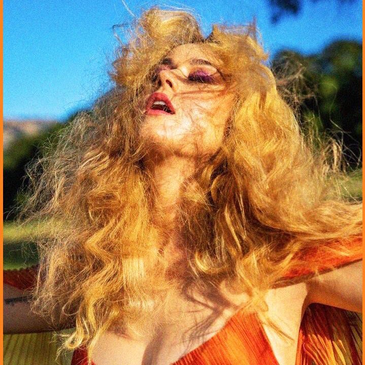 teamkpbrasil's tweet photo. “Esta é a primeira música do seu novo álbum, e sim, eu ouvi. É como se ela voltasse a ser a rainha do pop. É totalmente selvagem! Foi ótimo ouvir a obra de arte que é a música, mal posso esperar pelo vídeo!” –Dagny Norvoll sobre #NeverReallyOver https://t.co/PezY8Xr7dP