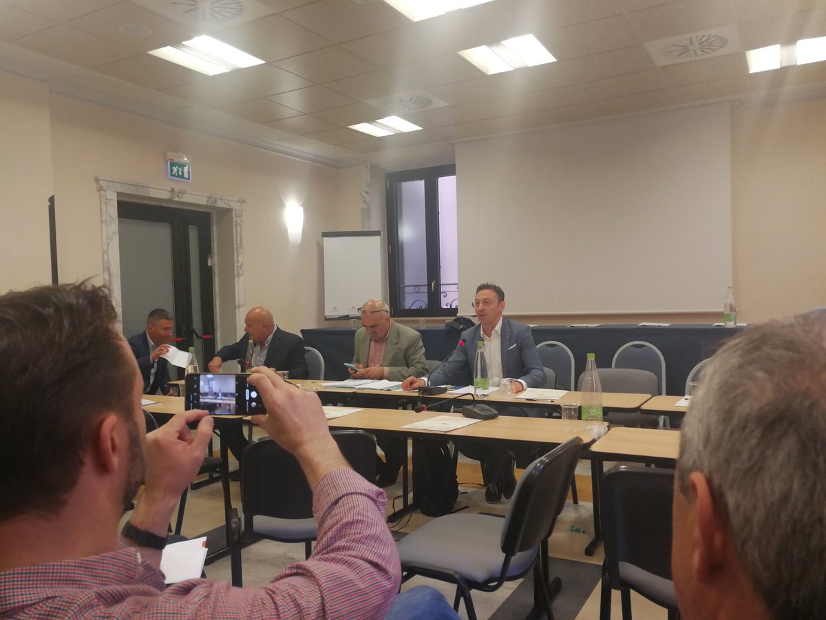 filleacastro's tweet photo. #rinnovo #CCNL #CEMENTO portiamo a casa un grande risultato sia nella parte normativa che in quella economica grande lavoro delle segreterie Nazionali unitarie #fillea #filca #feneal. Ed ora assemblee nelle fabbriche! @filleacgil @cgilpollino @GianniFiorucci https://t.co/9JgyiBUmAR