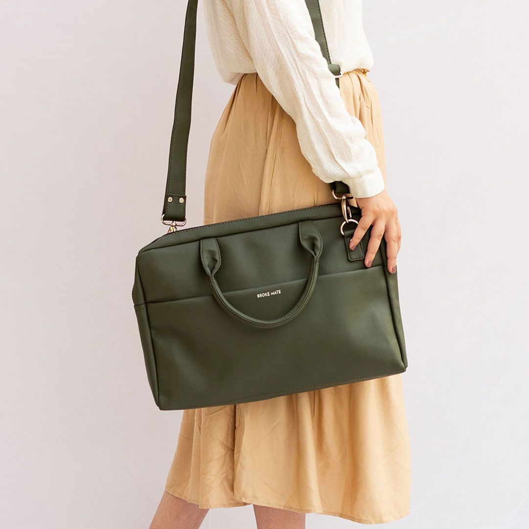 brokemate's tweet photo. Get 25% off on Every Bag!
Use code BAG25 to avail the offer.
Chic designs. Premium material. Free shipping &amp; Cash on Delivery.
Get your Broke Mate now! #Sale #VeganBags 
Shop at https://t.co/bP0lnMq05v https://t.co/nK63nupu4p