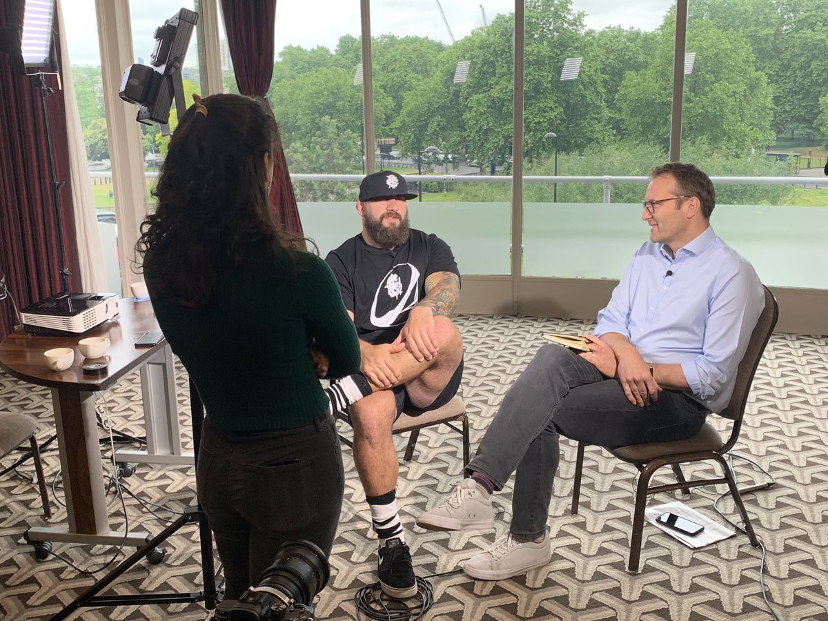 Barbarian_FC's tweet photo. Behind the scenes media session 🎥
Just @JoeMarler being Joe 🙌
“Are those glasses real?” 😂
#Baabaas #rugby #rugbyunited 🏉 https://t.co/aD9t9u75G8