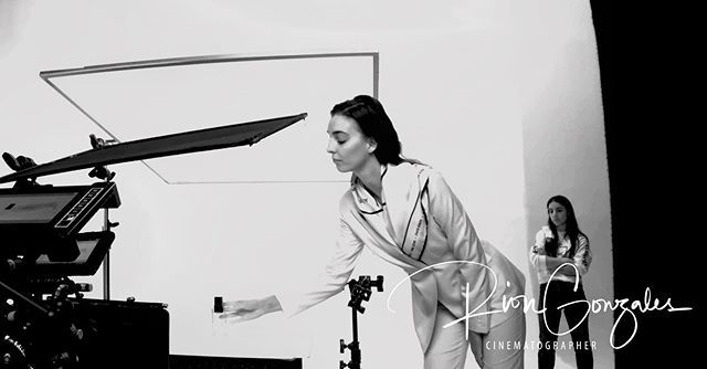 RionGonzales's tweet photo. Under a watchful gaze. #femalegaze #commercial #commercialcinematography #canadiancinematographer #cine #xeenlenses #xeen #redcinema #red8k #helium8k https://t.co/CeXxrTT62s https://t.co/t37RwTEVkM