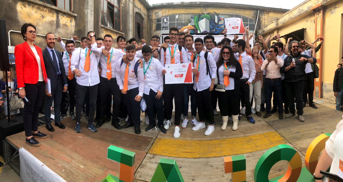 Easy Squeeze JA dell’ITT Majorana di Milazzo e E-Tracer JA dell’Ist. Salvo D’Acquisto di Bagheria vincono la finale regionale di #ImpresaInAzione. Le migliori imprese JA 2019 della Sicilia voleranno a Milano per #BizFactory. Congratulazioni!