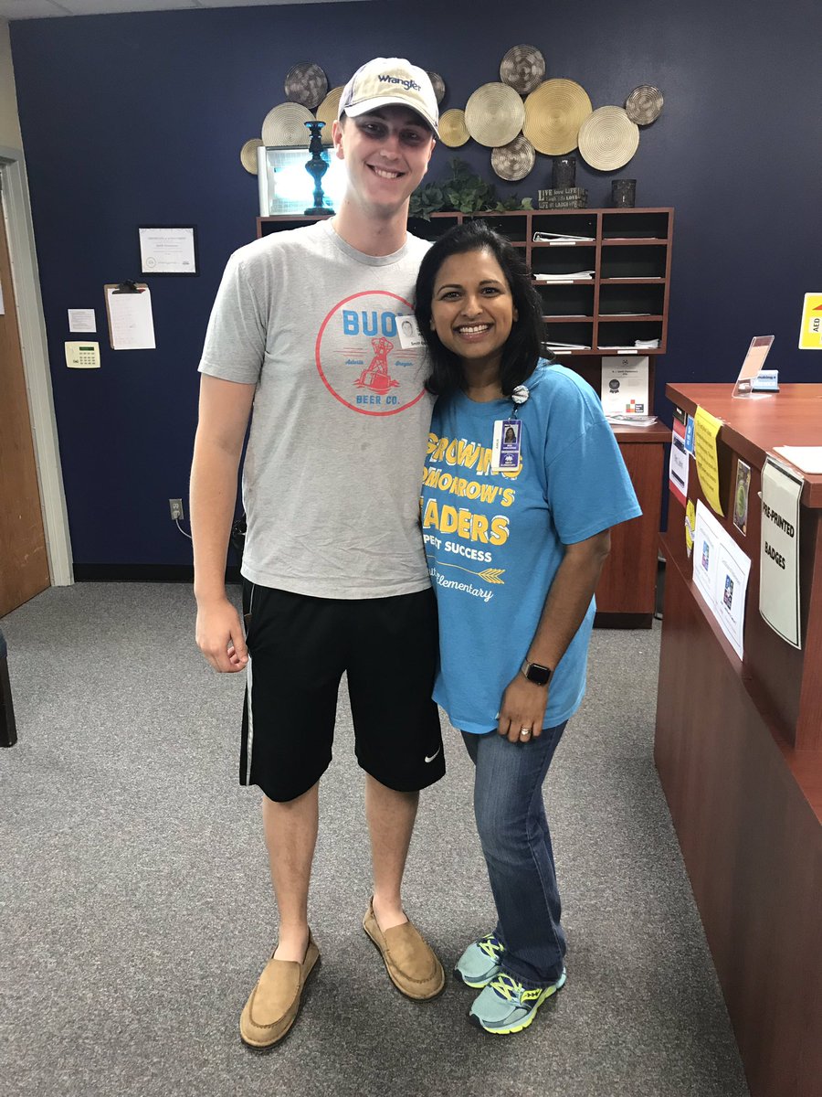 Mrs_Varughese's tweet image. How is this my former 1st grader?! ❤️🤗 #timeflies #HSgraduate #SmithLeopards