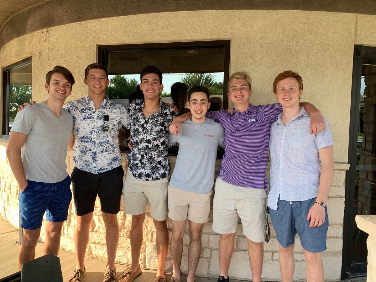 MrsAndersonAP's tweet photo. Last Day! #AzleISDWay #Seniors #2019 https://t.co/rvLwZoe6kv