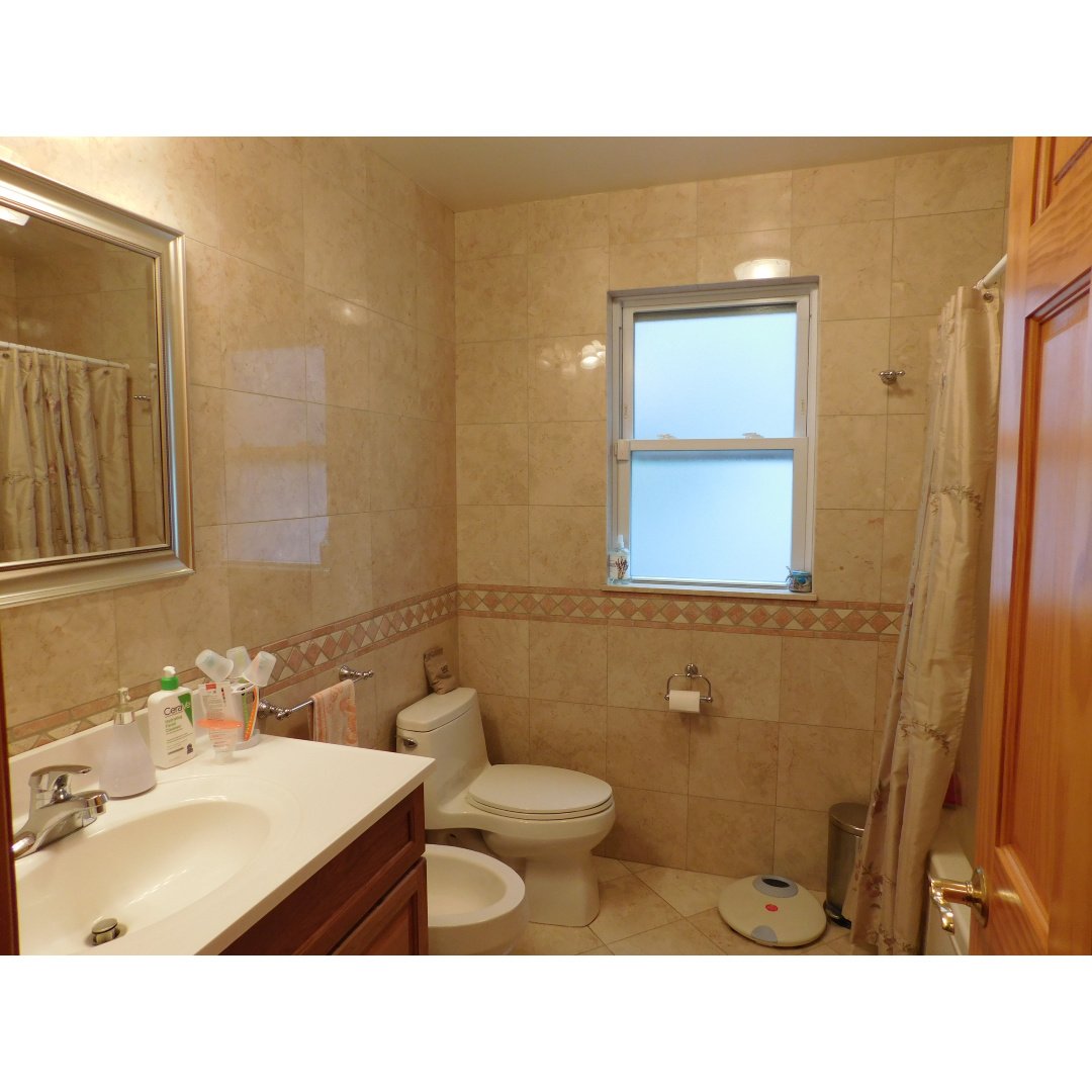 CalabreseRealty's tweet photo. Totally #RENOVATED; 3 BDRMs, 🛌 2 Full Bathrooms 🚽; Landlord Pays Heat/Water/Gas; Laundry 🧺 in Basement + more! #ForRENT #PalisadesPark #rt #bergencounty #moving #MovingHome #renovations #realestate #njrealestate #nj #renters #movingout #apartment #apartmentliving #houseforrent https://t.co/hgBIXbr9ii