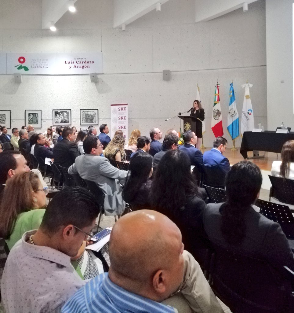 EmbaMexGua's tweet photo. Participación de la Secretaria de Desarrollo Económico del estado de #QuintanaRoo Mtra. Rosa Elena Lozano Vázquez en el Foro “Oportunidades de negocios con los Estados del sureste de México” @GUATEMINECO @Camexgt @industriaguate https://t.co/sM23TBVgie