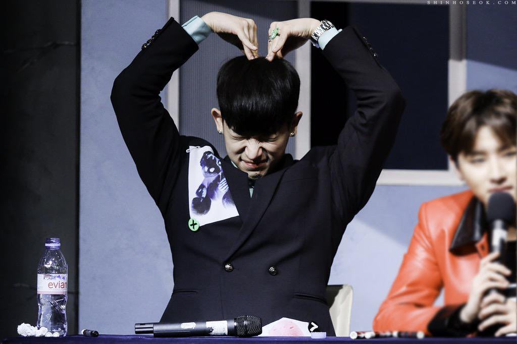 time_to_WONHO's tweet photo. 150530 잠실 팬사인회
#원호 #WONHO #몬스타엑스 #MONSTA_X #무단침입 #TRESPASS https://t.co/jNoHs1y3wn