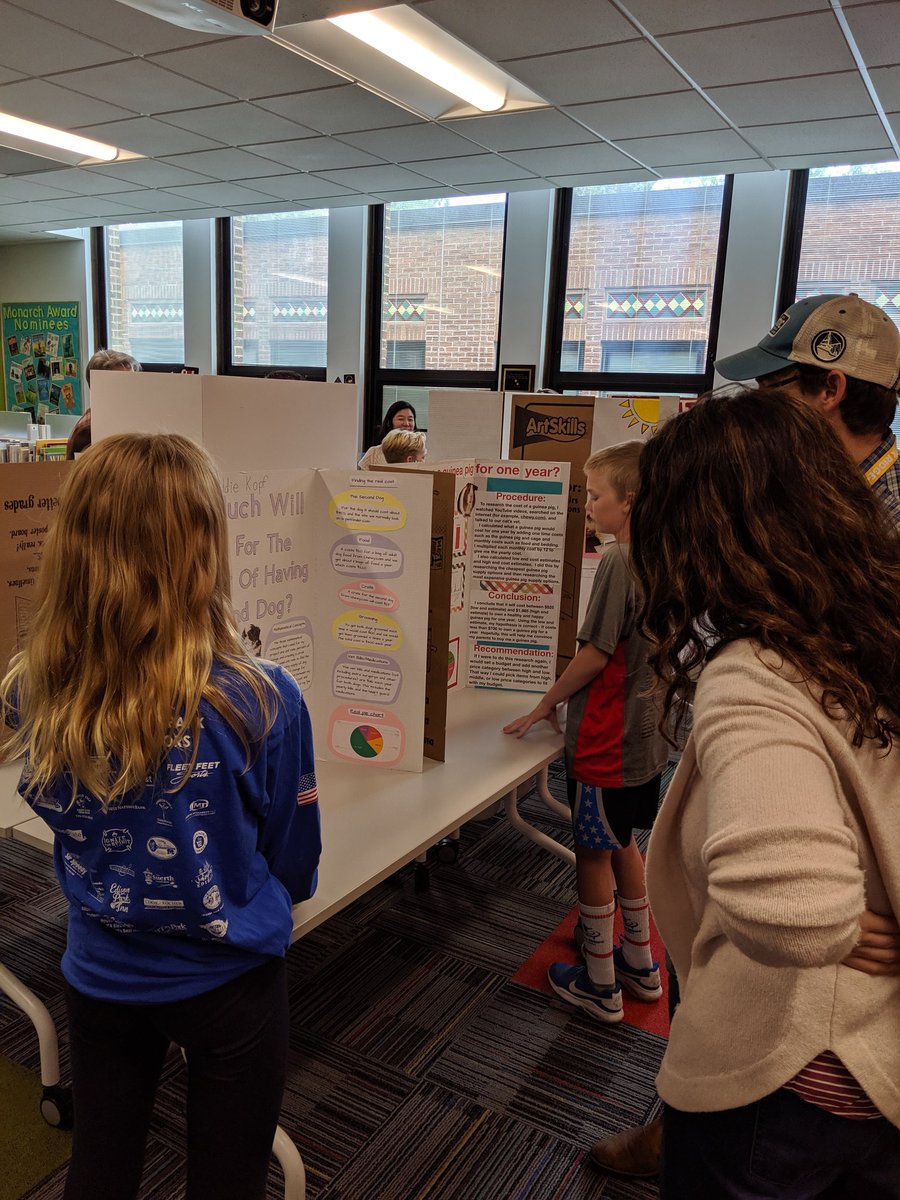 RooseveltD64's tweet photo. Thinking mathematics at the Math Fair. Thanks Mrs. Park!  #D64smiles. #engaged64 https://t.co/e4bmIK9hyF