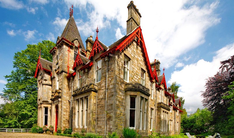 VegNews's tweet photo. This luxury #vegan hotel in the #Scottish Highlands is about to open and make all of our travel dreams come true. >> https://t.co/QwqzHoHxPe https://t.co/ipfrL2eG7h