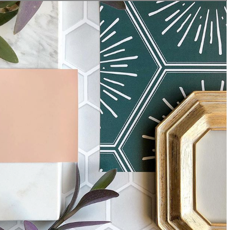 Tempaper's tweet photo. Samples can be the perfect way to see if all the elements in the space pair well together. This #moodboard is by @danaroseartwork π¨ Tempaper prints shown: Hello Sunshine Jade #tempaper #tempaperyourspace #freshpressed #removablewallpaper #interiordesign #designinspo https://t.co/x6KsttKKnC