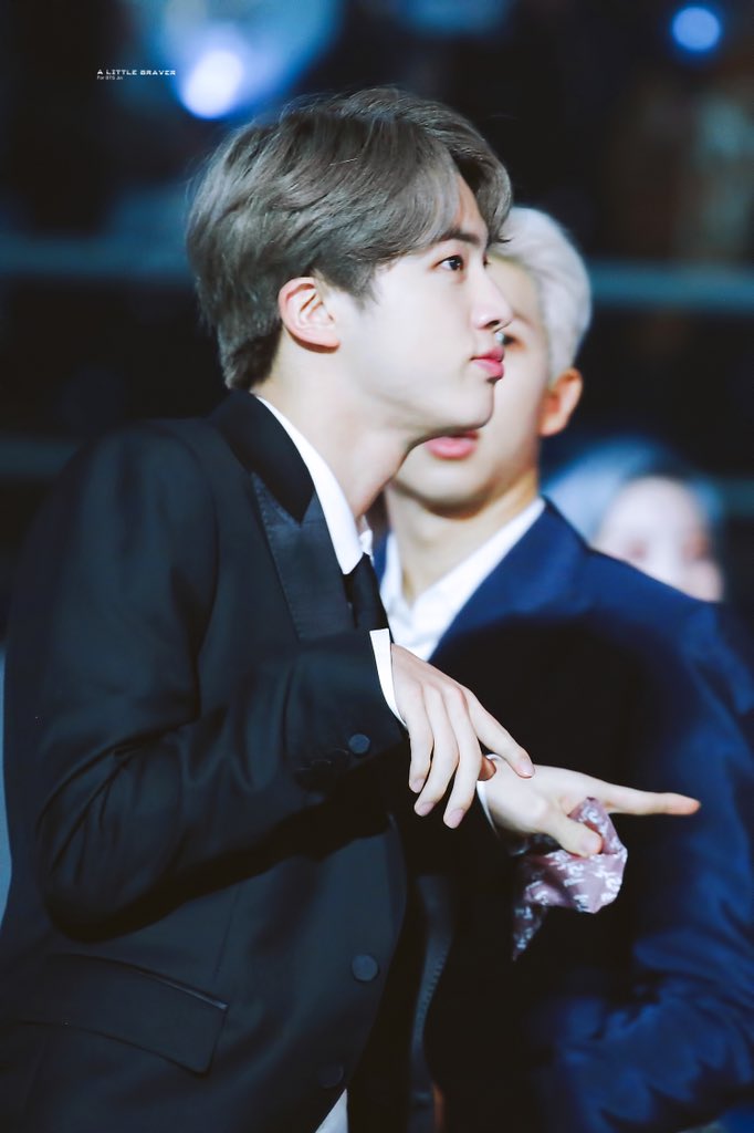 ALittleBraver92's tweet photo. 190424 🐹😆#Jin #진 #석진 #김석진 @BTS_twt https://t.co/hdMWlAt00i