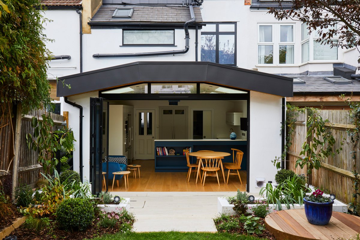 Design2London's tweet photo. This project shows how functionality and style can work in perfect unison! Completed in South London by Design Squared. Thank you @snookphotograph for capturing this. #design #interior #architecture #photography  #exterior #garden #landscaping #london #home #house #construction https://t.co/LeX3aIpO3g