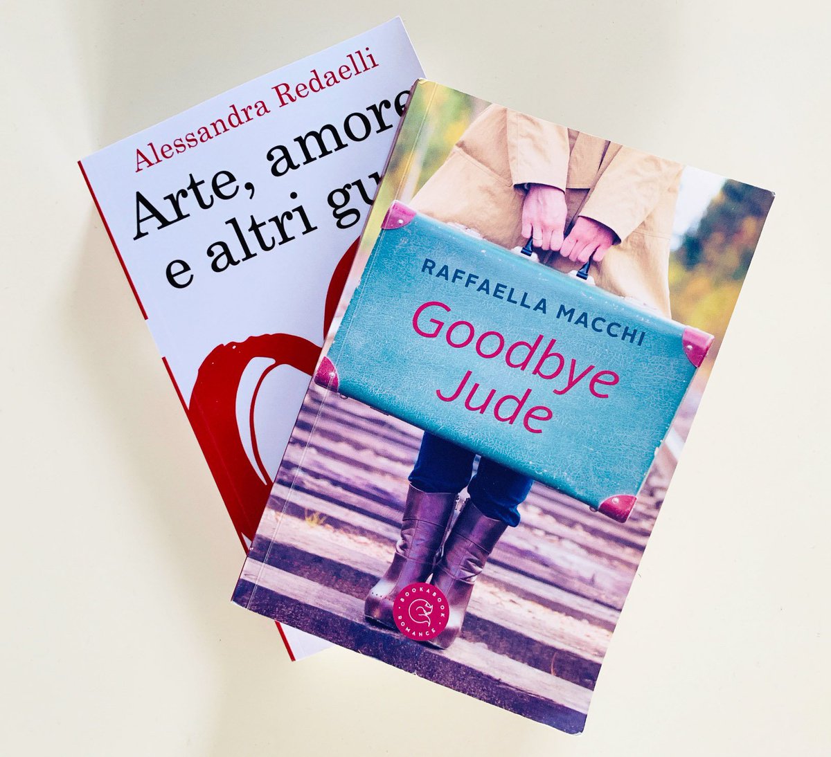 PuntosullArte's tweet photo. Summer turns pink at PUNTO SULL'ARTE: we hope to see you on SATURDAY 8TH JUNE at 5pm for the presentation of the novels "Goodbye Jude" by Raffaella Macchi, and "Arte, amore e altri guai" by the journalist and art critic Alessandra Redaelli. #NotToMiss! https://t.co/aA6vulAy2i
