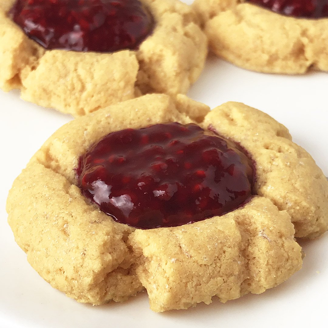 ✨Sugar-Free Raspberry Thumbprint Protein Cookies✨ Sweet #raspberry deliciousness! Recipe: shop.proteincakery.com/blogs/recipe-i… #sugarfree #cookies
