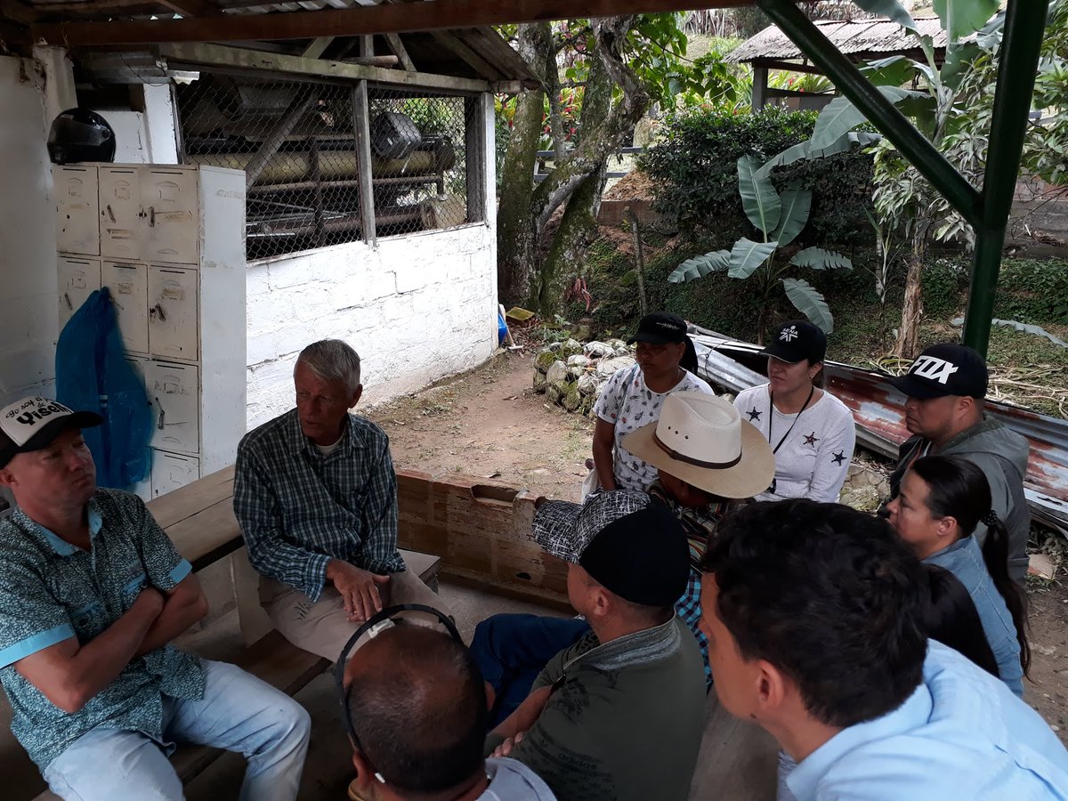 SER_CTMAE's tweet photo. #SENAEmprendeRural En #Yolombó_ANT en desarrollo de formación #TransformaciónDeCañaPanelera realizamos visita técnica a Ingenio La Siberia para conecer proceso industrial de la panela.
  
@EstradaCarlosM @hernanfuentes @CarlosAGamba @acalderon1974 @Walterquiver @fcanogomez https://t.co/oZTqmNogwf