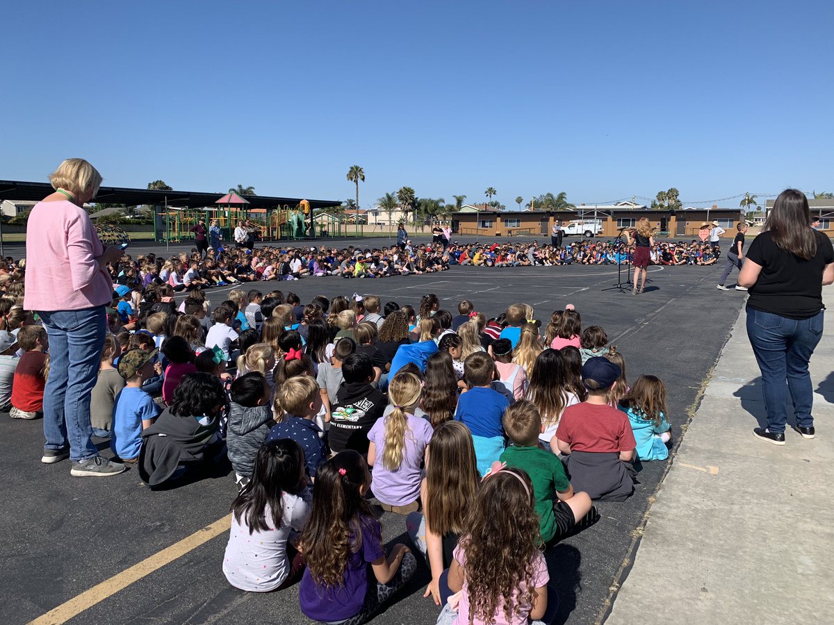 Haweselementary's tweet photo. We are doing a run through for tomorrow’s Bravo Assembly! #Tchaikovsky #pacificsymphony #classact #behawesome #hawesnation https://t.co/4QyL9GFyV3