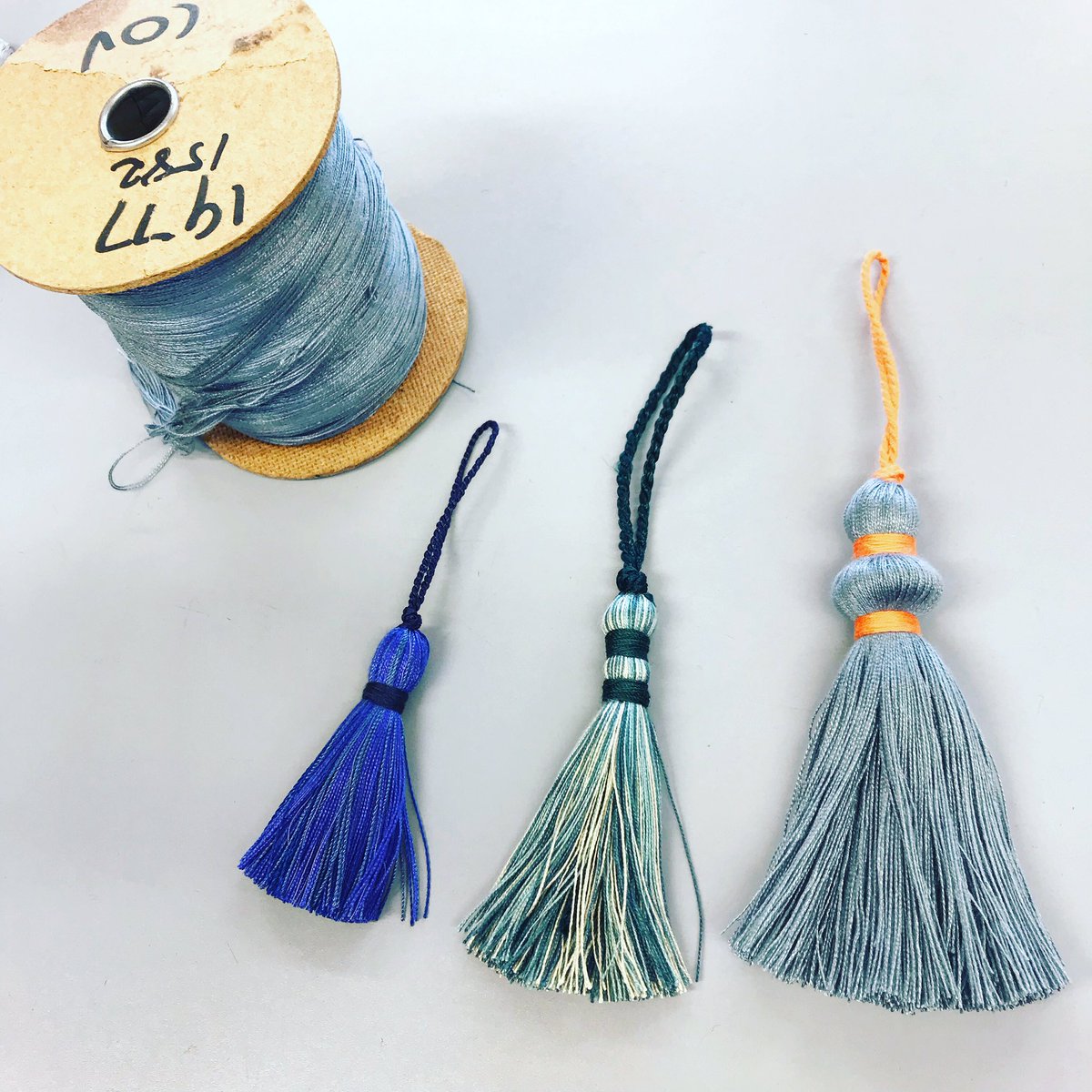 napoleonrocke's tweet photo. Feeling proud of my first ever #tassels and in total awe of the craftsmanship involved making these morsels of delight. If there were a cult group of #tasselmaking I’d sign up right now! Big up to the masters of tassel making like @jessica_light_ and her peers! 🙌@TheHouseofUp https://t.co/McqvW2k9fS